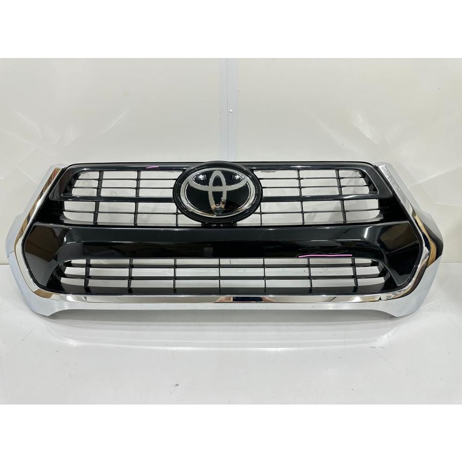 ハイラックス GNU125 後期 純正フロントグリル 53111-0KB20・53100