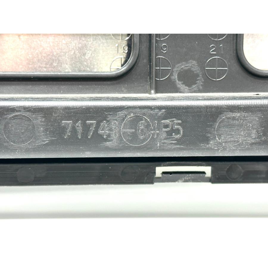 スズキ エブリィ ワゴン DA17W 純正 グリル 71741-64P5 （G28-28