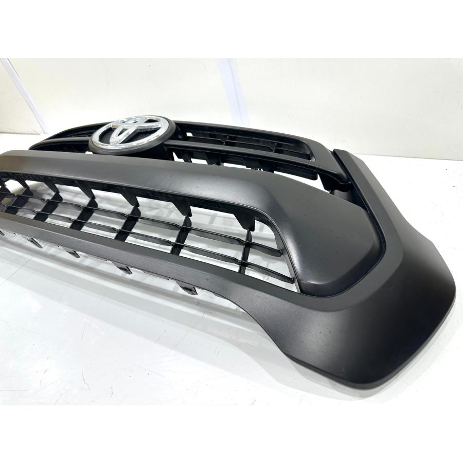 良品】ハイラックス GNU125 後期 純正フロントグリル 艶無ブラック