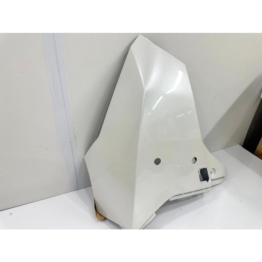 良品◉トヨタ　ルーミー◉リアバンパーコーナーパネル◉左側◉パール ◉M900系◉ 未使用】タンク/ルーミー M900A 純正リアバンパーコーナーカバー 左