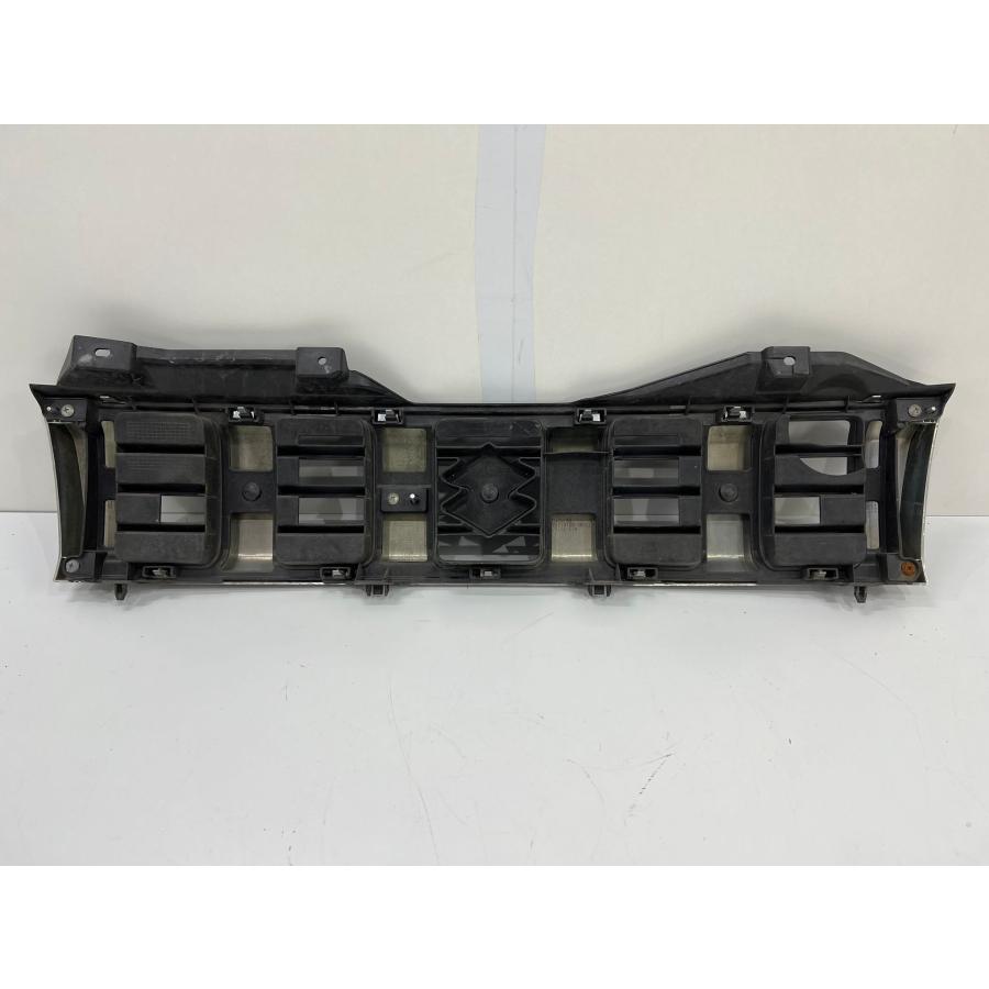 ジムニーランドベンチャー JB23W 純正フロントグリル 黒塗装 72111