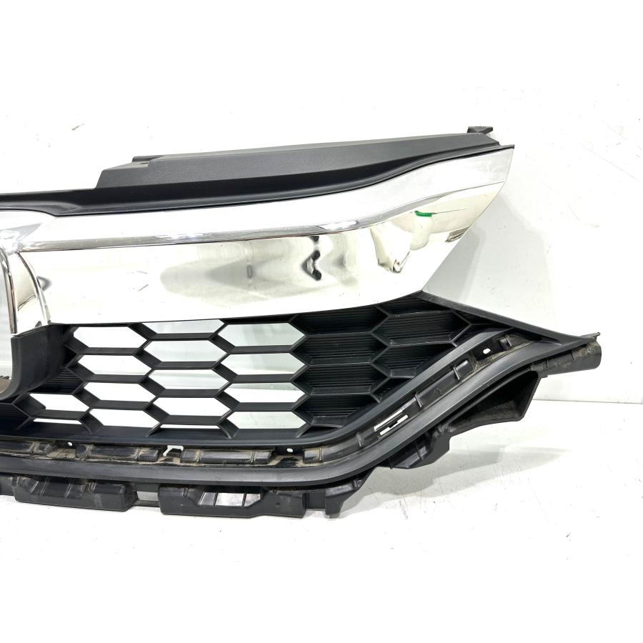 ホンダ　グレイス　GM4 純正フロントグリル 未使用品 ホンダ グレイス GM4/5 後期 純正 グリル 71121-T9P-J10 （G53