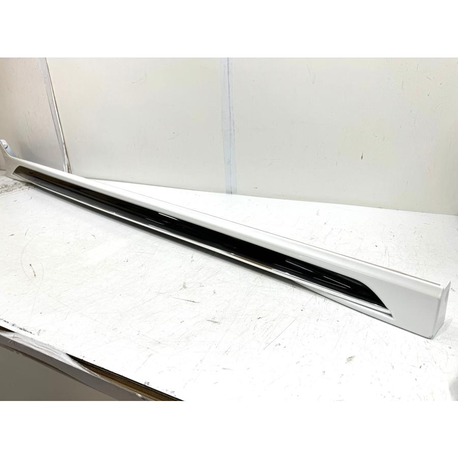 カムリ XV70系 | サイドステップ 右 モデリスタ ホワイトパールマイカ