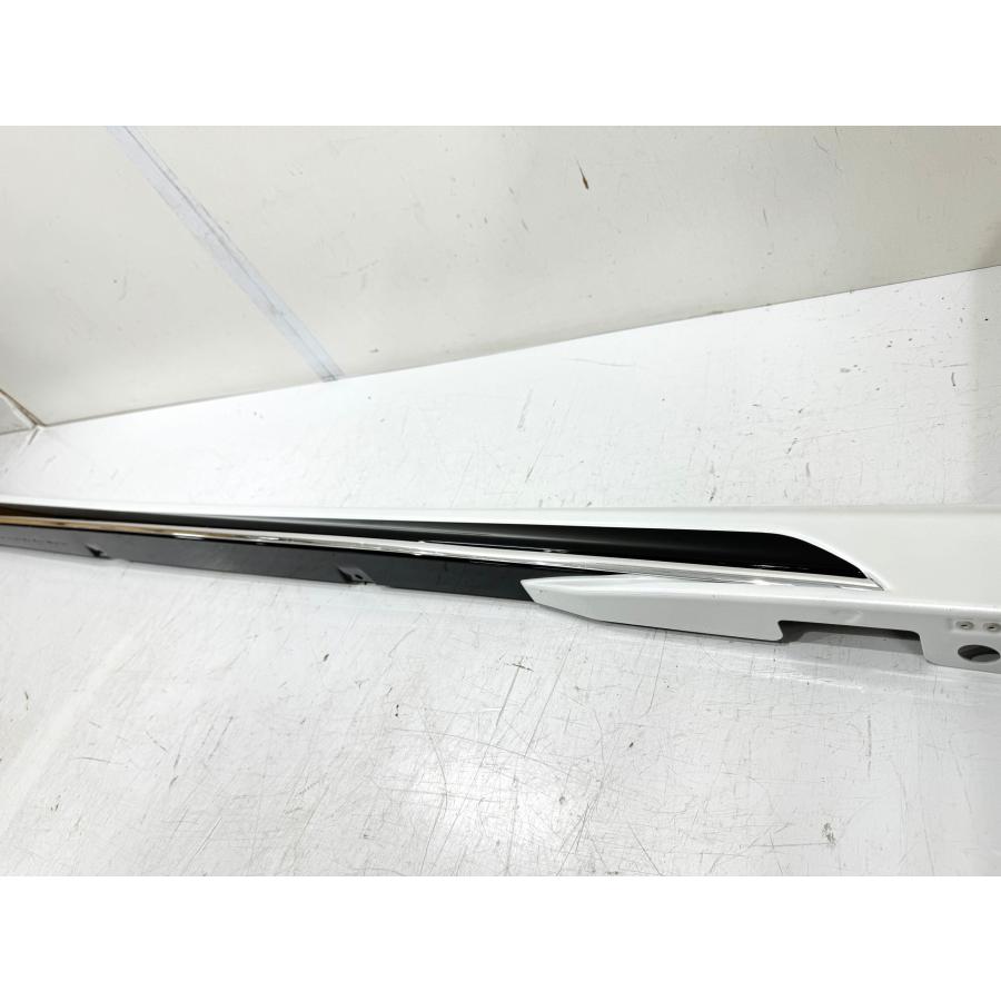 未使用・TRD】カムリ70 AXVH70 サイドステップ 右 パール MS344-33004