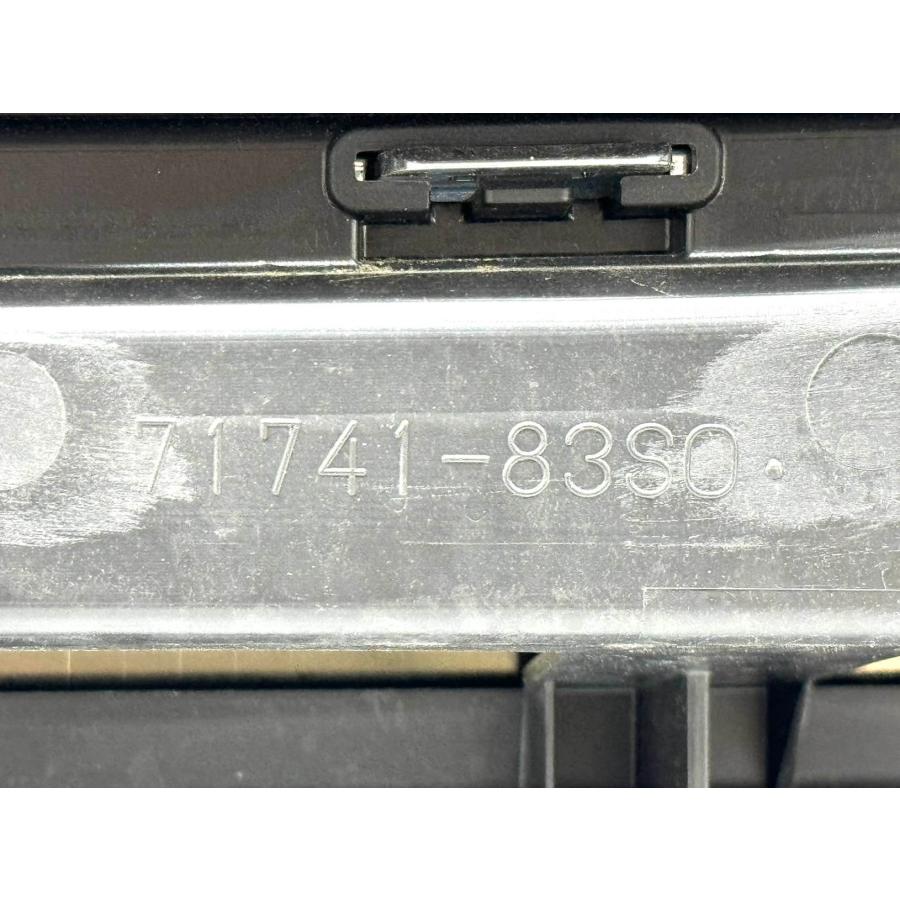 ☆美品☆ スズキ ソリオ MA37S 純正 フロントグリル カメラ穴有り