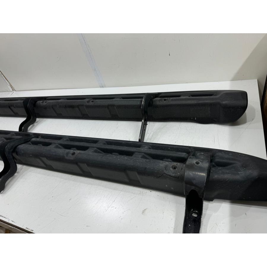 GUN125 ハイラックス　純正サイドステップ トヨタ（TOYOTA） 【良好品】トヨタ GUM125 ハイラックス 純正 サイド