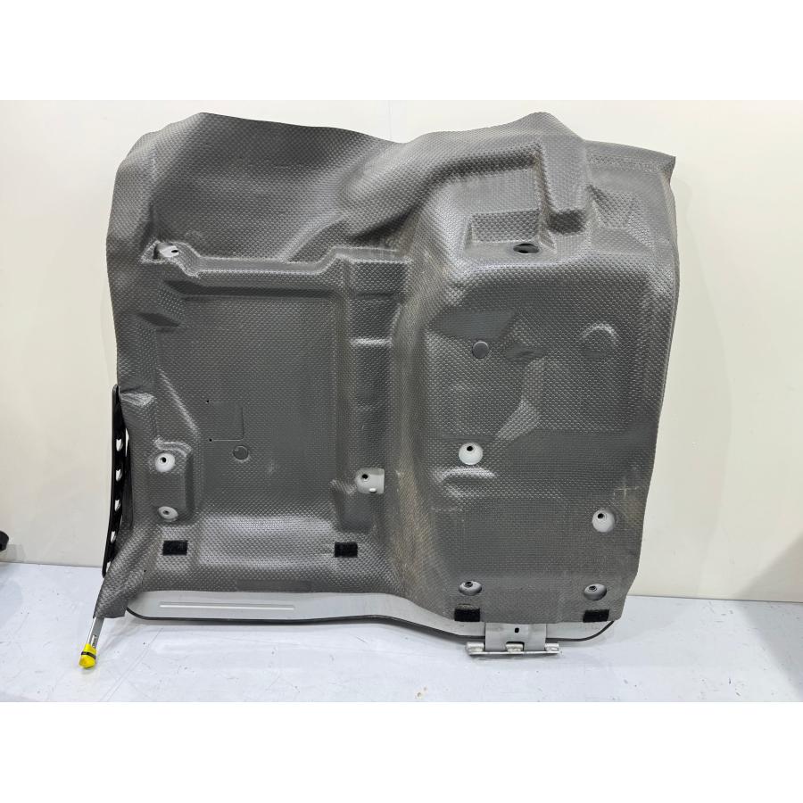 200系ハイエースDX6型標準 ディーゼル純正エンジンフードパネル　エンジンカバ 200系ハイエースDX6型標準 ディーゼル純正エンジンフードパネル