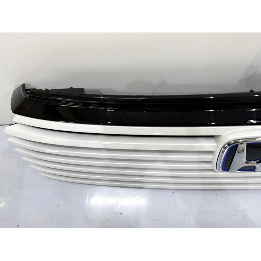 未使用】ヴェゼル e:HEV RV5/RV6 純正フロントグリル パール 71200-3N0