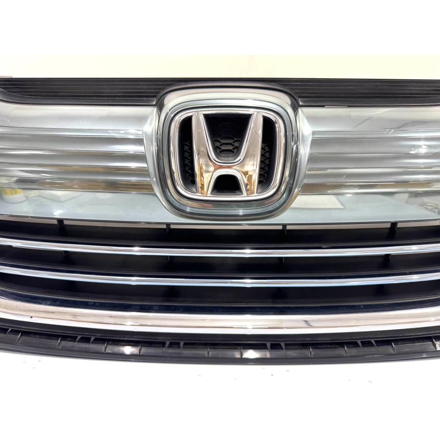 Hondaフリード　GB5 前期　フロントグリル (純正) ホンダ フリード ハイブリッド GB5/6 前期 純正 グリル （G74-56