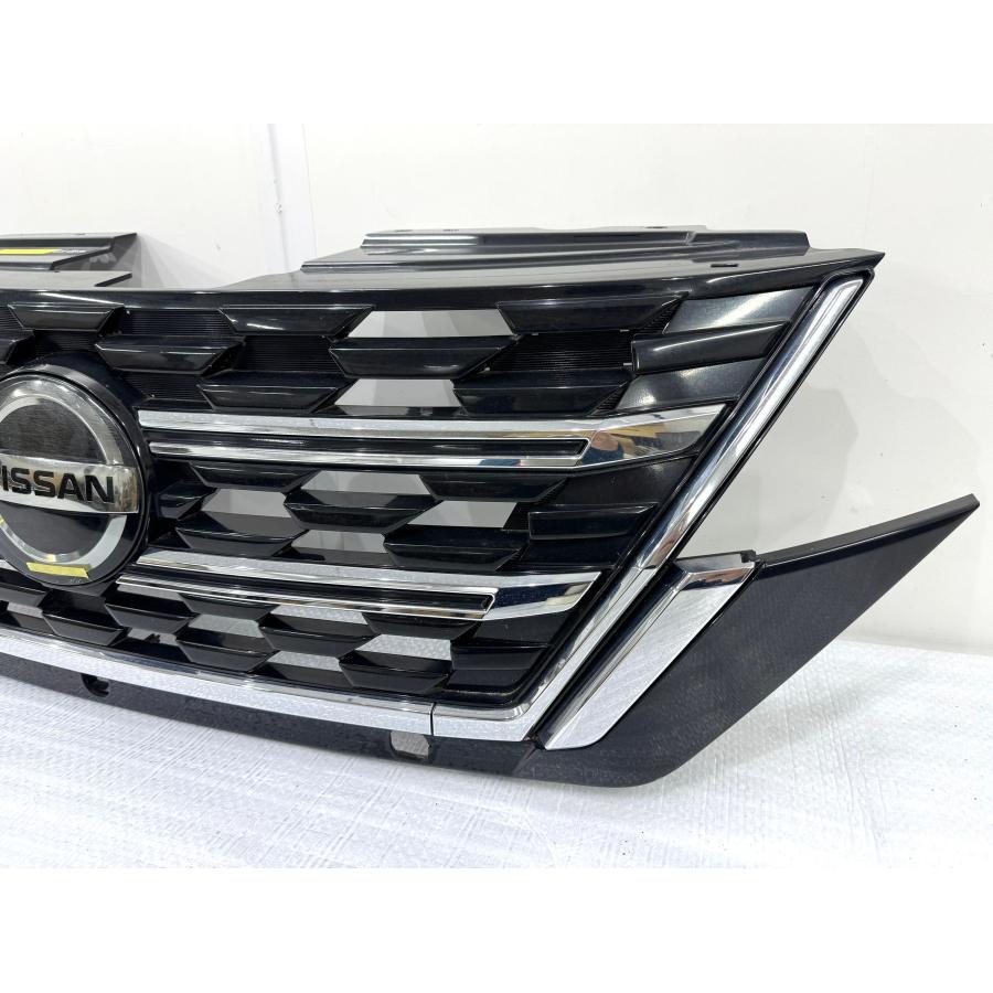 日産フロントグリル 日産 純正 ティーダラティオ 《 N17 》 フロントグリル 62310-3AA0A