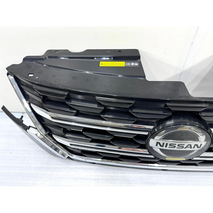 （ほぼ新品）中古（傷や汚れあり） 日産 純正 セレナ フロントグリル 日産☆セレナ ハイウェイスター CC25 純正 フロントグリル 62310 1GK8A
