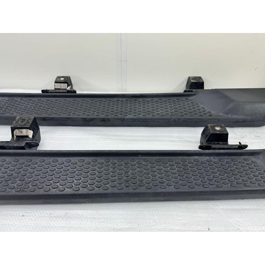 純正サイドステップ（右側）ラングラーJLアンリミテッド　ジープ　JEEP Jeep/ジープラングラー JL 純正サイドステップ左右 68292906AF