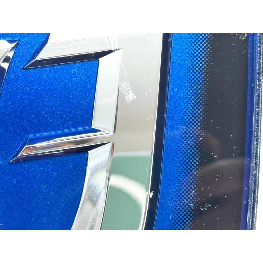 トヨタ エスクァイア ZRR80 後期 純正 フロント エンブレム 53116