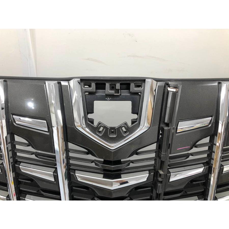 30アルファード後期　純正グリル　センサー穴有り AGH30W トヨタ 30アルファード後期 純正グリル センサー穴有り AGH30W トヨタ トヨタ