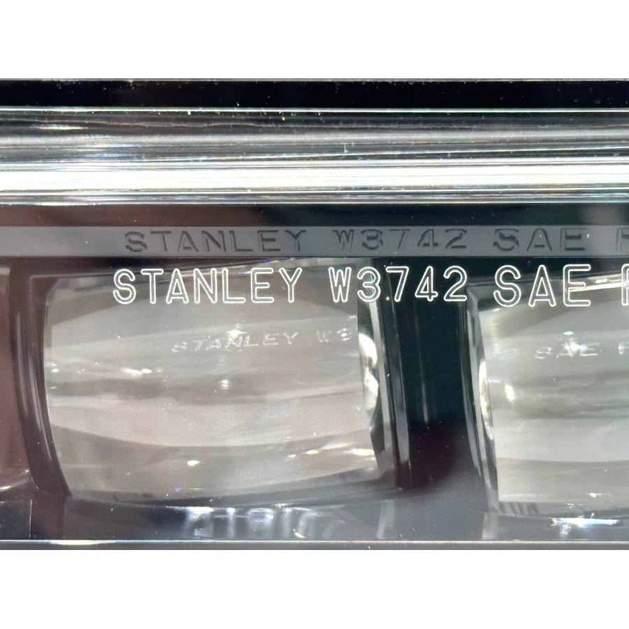 ☆良品☆ ホンダ ヴェゼル RV3 純正 右 LED フォグランプ STANLEY