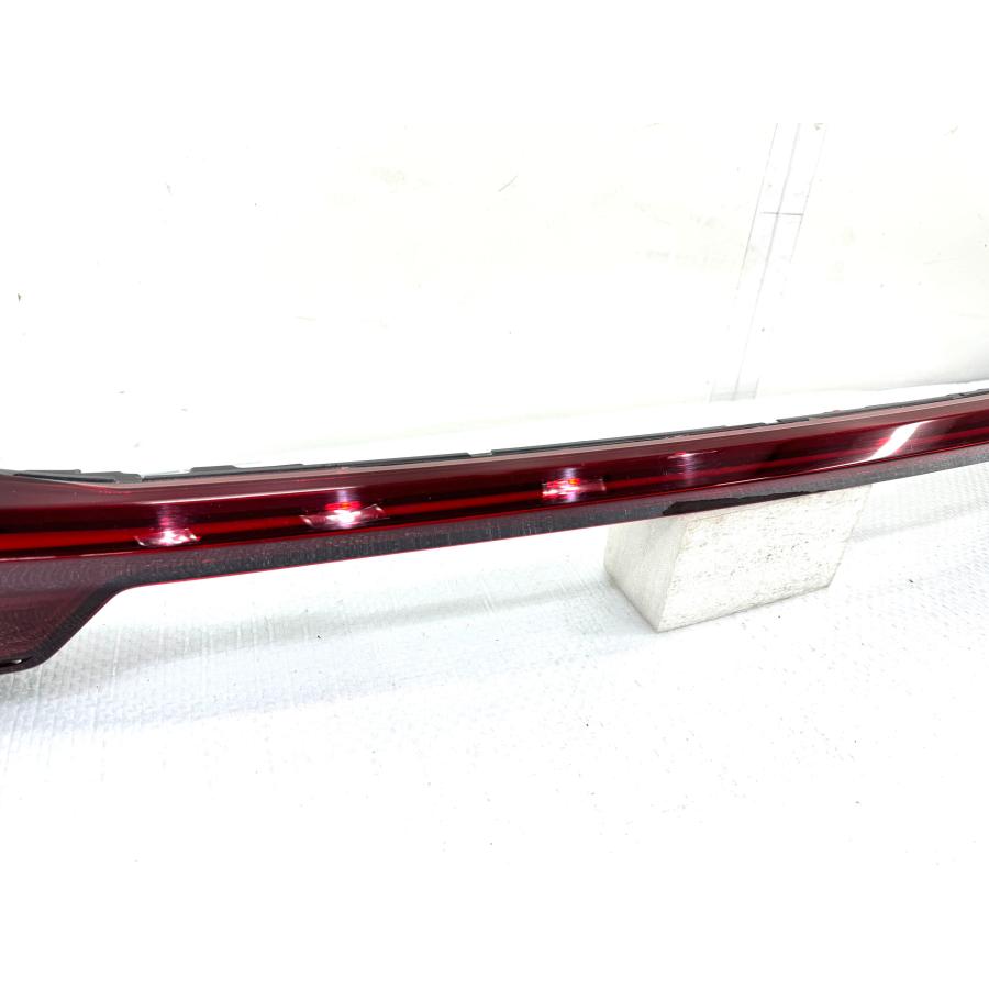 良品】レクサスUX MZAA10/MZAH10 後期 純正テールセンターライト KOITO