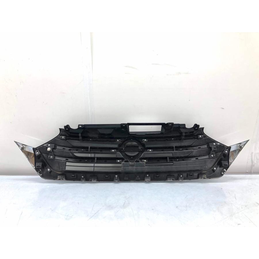 ニッサン デイズルークス B21A 後期 純正 フロントグリル 7450B092