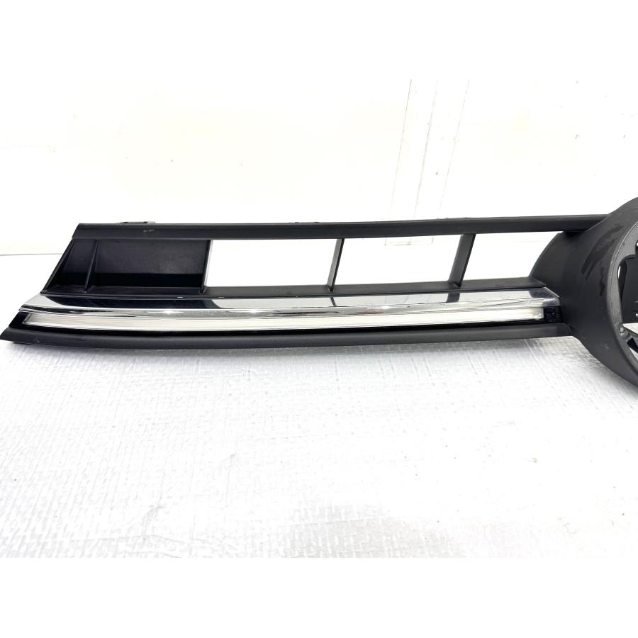 良品】VWフォルクスワーゲン ポロ TSIハイライン 純正フロントグリル