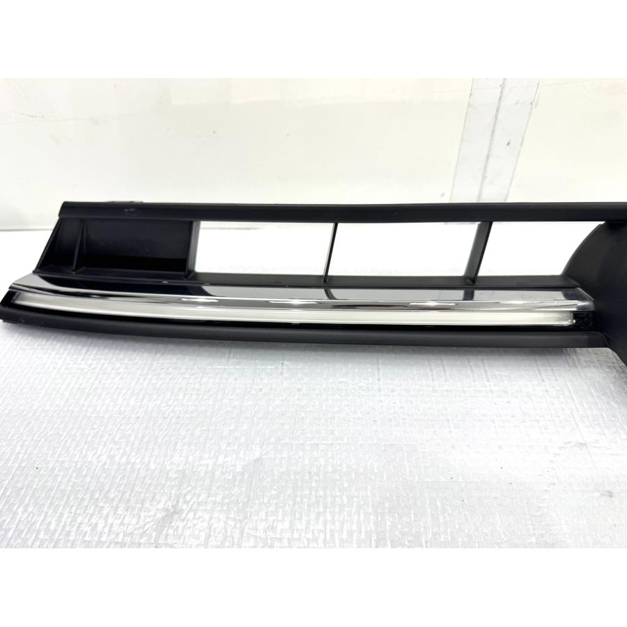 良品】VWフォルクスワーゲン ポロ TSIハイライン 純正フロントグリル