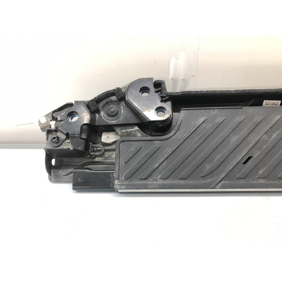 トヨタ純正40系アルファード後席右側ユニバーサルステップ（補修用／新古品） トヨタ アルファード 40系 純正 ユニバーサル ステップ フロア 右