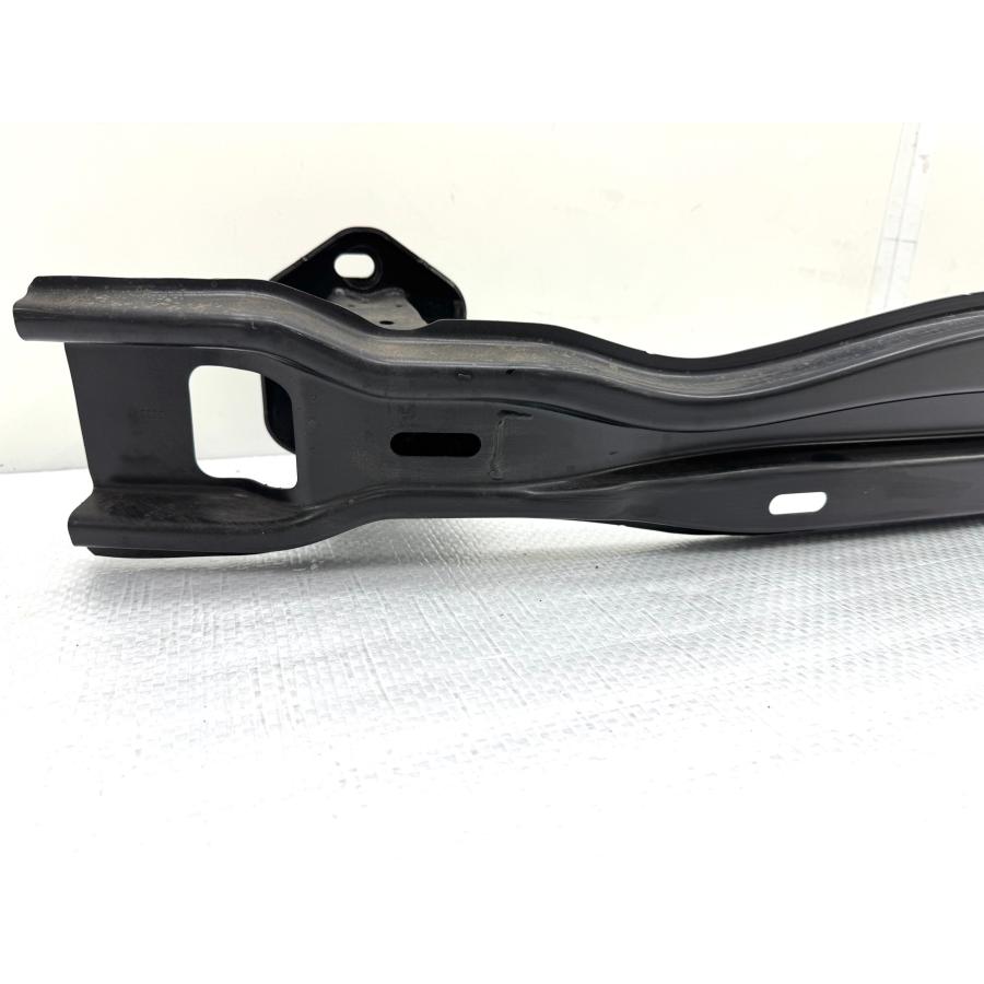 BMW 3シリーズ F30 純正リアバンパーホースメント 7256927 （G82-96
