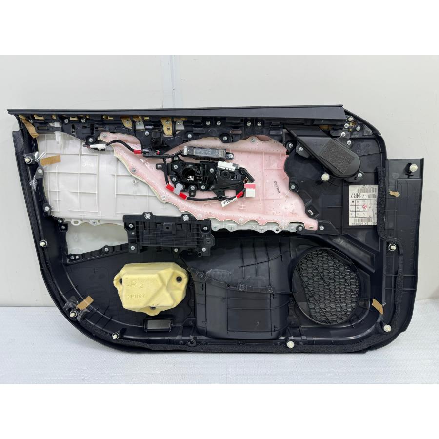 レクサスES AXZH10 純正フロントドアトリム 右 67763-X1002 （G82-99