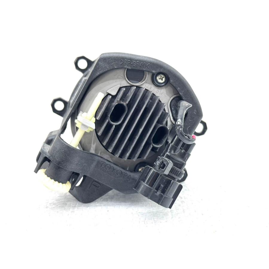 TOYOTA トヨタ 純正 LED フォグランプ フォグライト 左右セット KOITO 30-413 クラウン / クラウンハイブリッド 210系 前期（ARS210/GRS210/AWS210/AWS211/GRS214） クラウン マジェスタ GWS214（全年式） C-HR 初期型（ZYX10/NGX50、平成28年12月〜平成30年5月） SAI 後期型（AZK10、平成25年8月〜平成29年11月） その他トヨタ汎用（コイト30-413の刻印がある純正LEDフォグ装着車） 2026年最新】Yahoo!オークション -koito 30-413の中古品・新品・未使用