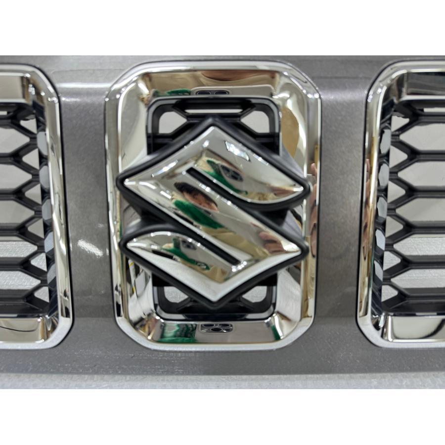 新品　新車外し　ジムニー　フロントグリル　純正 新車外し】ジムニー/ノマド JC74W 純正フロントグリル 72111-80T0