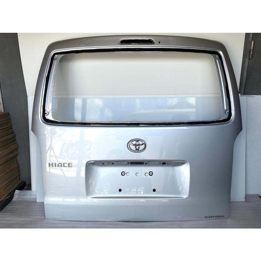 200系 ハイエース 標準ナロー 純正バックドアパネル シルバー1F7 （P18