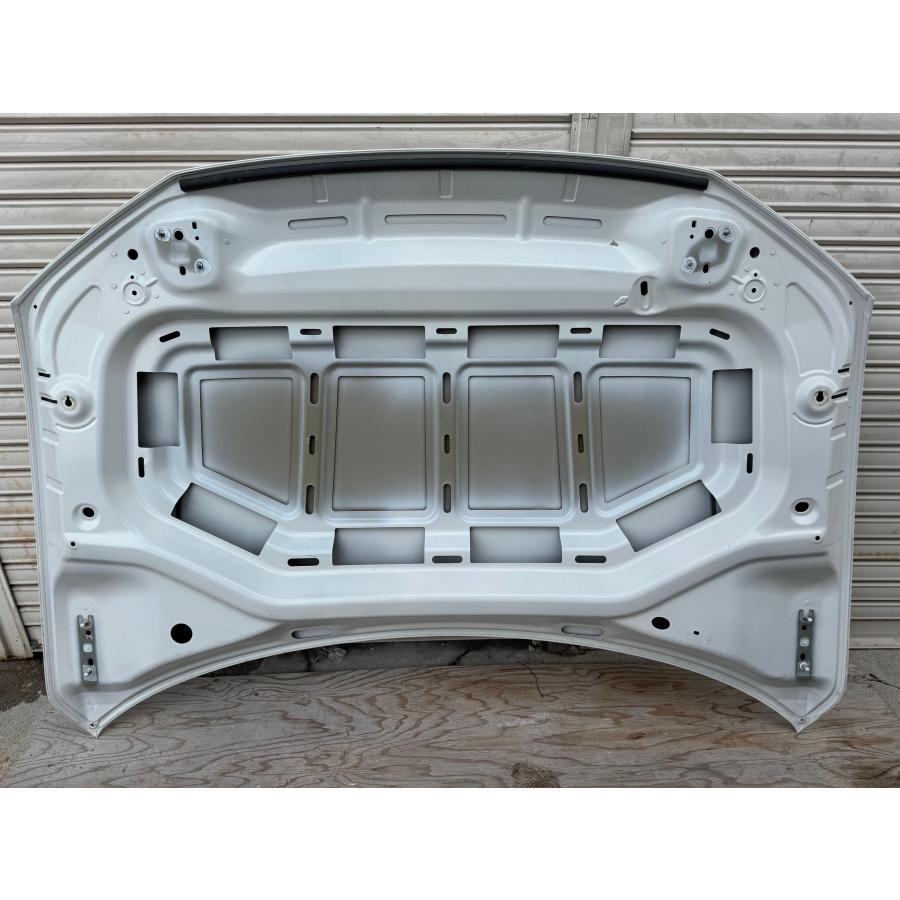 VWフォルクスワーゲン T-ロック/T-ROC A1DFF 純正ボンネット 白
