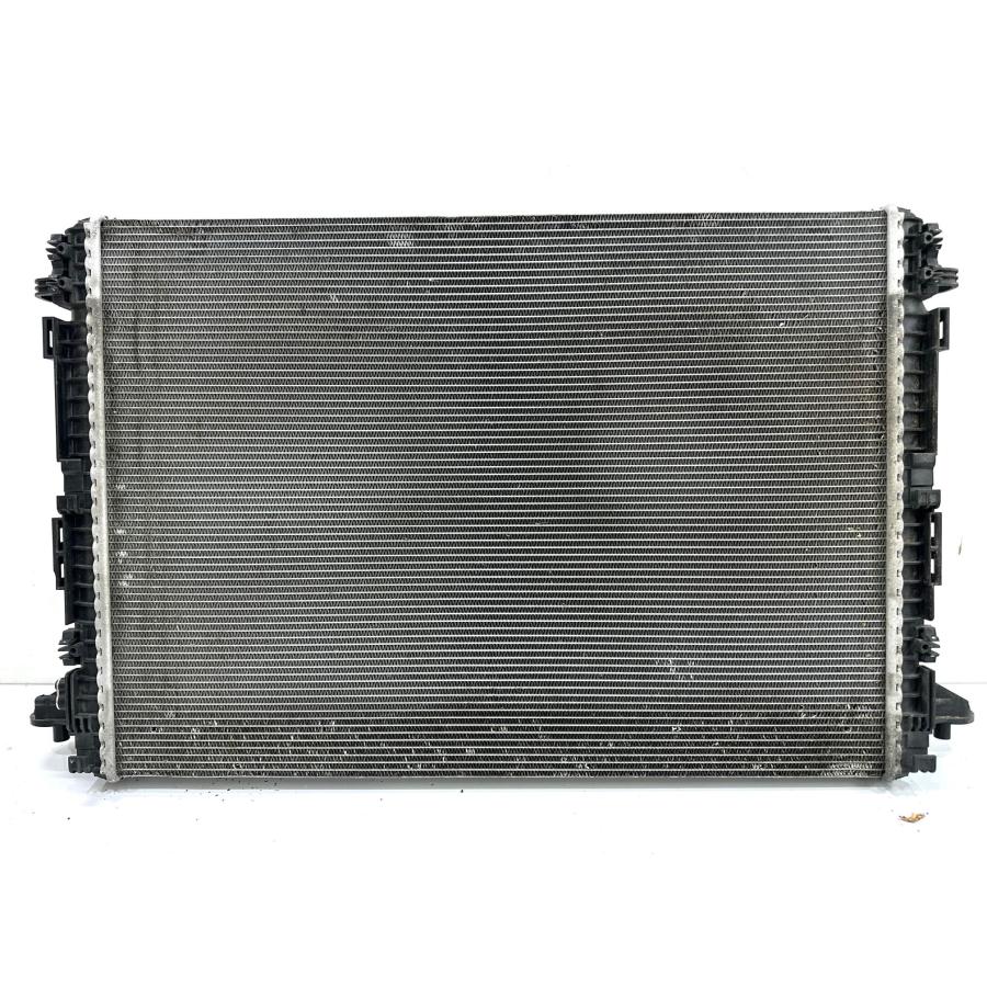 新品　アウディA5ラジエーター 8W0121251AK 新品アウディA5ラジエーター 8W0121251AK