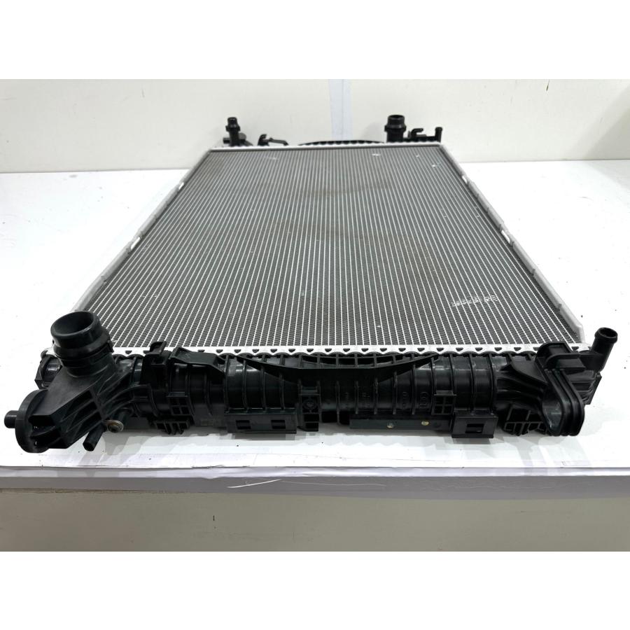 アウディ A8/S8/Q7/Q8 純正ラジエーター 4M0121251M （R4-78） : Re
