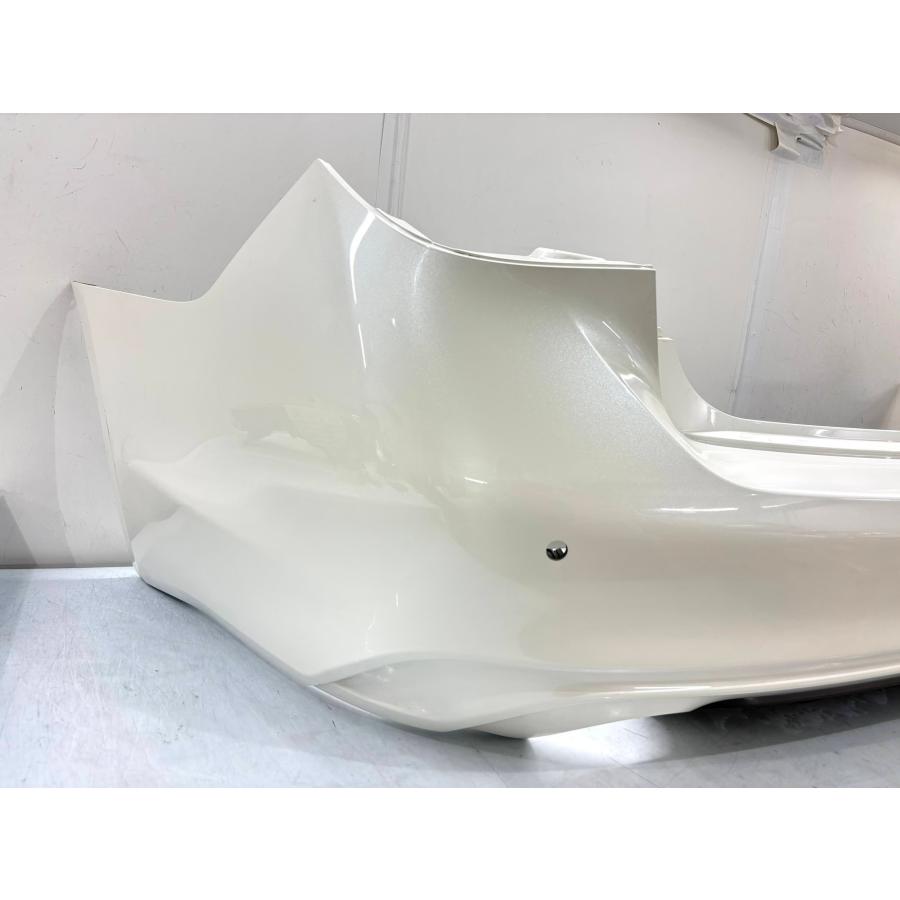 ニッサン スカイライン V37 純正 リアバンパー 85022 6HH-0 パール（V8