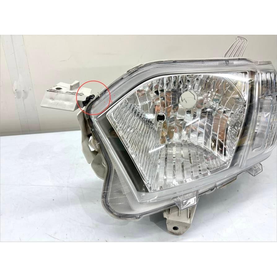 トヨタ プロボックス NCP160V 純正 ヘッドランプ 左 ハロゲン KOITO52