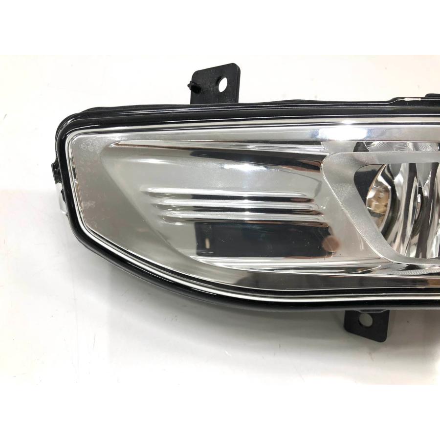 ニッサン セレナ C27 純正 左 フォグランプ 26155-8995F Valeo ニッサン セレナ C27 純正 左 フォグランプ 26155-8995F Valeo