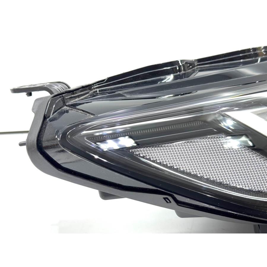 ☆美品☆ ホンダ ZR-V RZ3/4/5/6 純正 右 LED ヘッドライト KOITO100