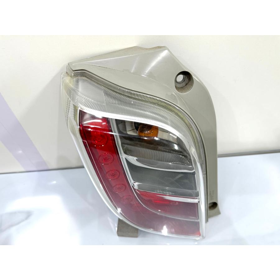 ミライース LA300S 純正テールライト 左 TOKAIDENSO20511L （Z11-49