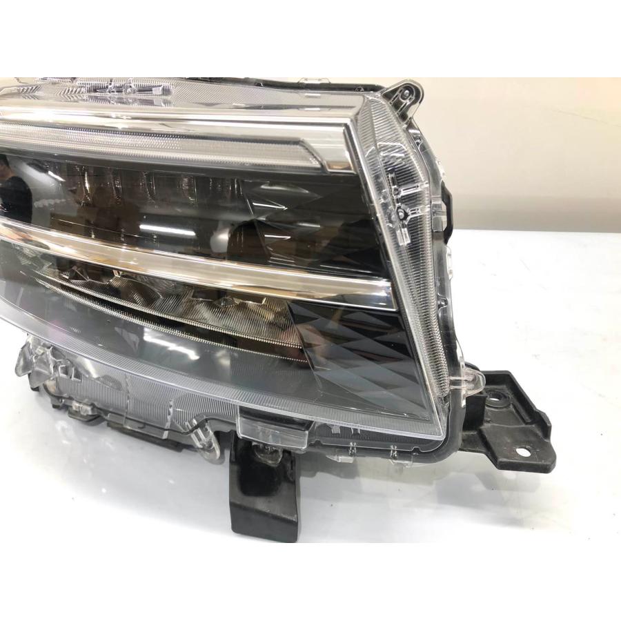 ダイハツ タントカスタム LA650S 後期 純正 ヘッドランプ 右 LED