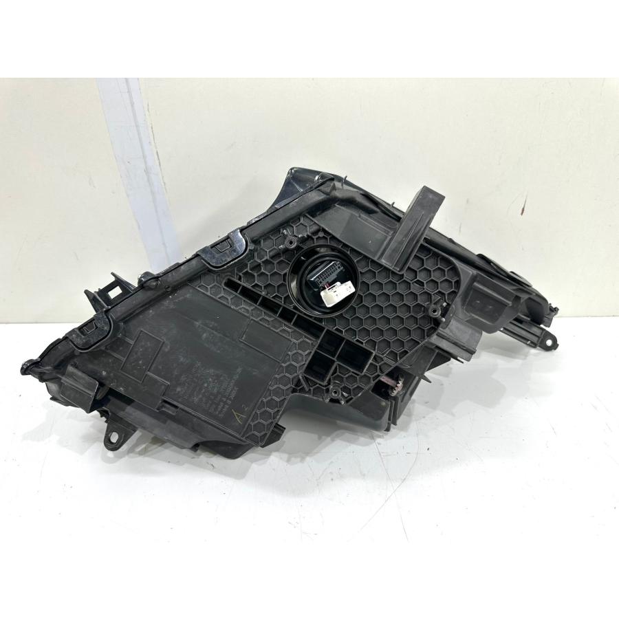 レクサス NX 10 15後期 純正 左 3眼 LED H7 ヘッド ライト ランプ レンズ KOITO 78-32 LEDヘッドライト レクサスNX レクサスNX AGZ10/AYZ10 後期 純正3眼フルLEDヘッドライト 左 KOITO 78