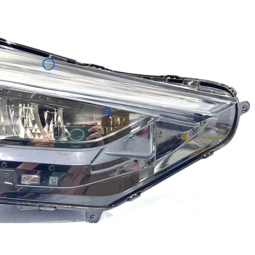 ホンダ ヴェゼル RV5/6 純正 右 LED ヘッドライト STANLEY W5884 刻印