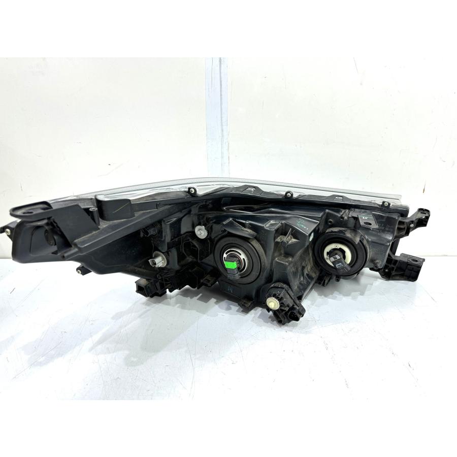 良品】ハイラックス GUN125 後期 純正ハロゲンヘッドライト 左 KOITO
