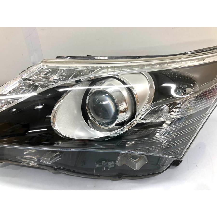 トヨタ アベンシス ZRT272W 純正 ヘッドランプ 左 HID KOITO05-27 刻印
