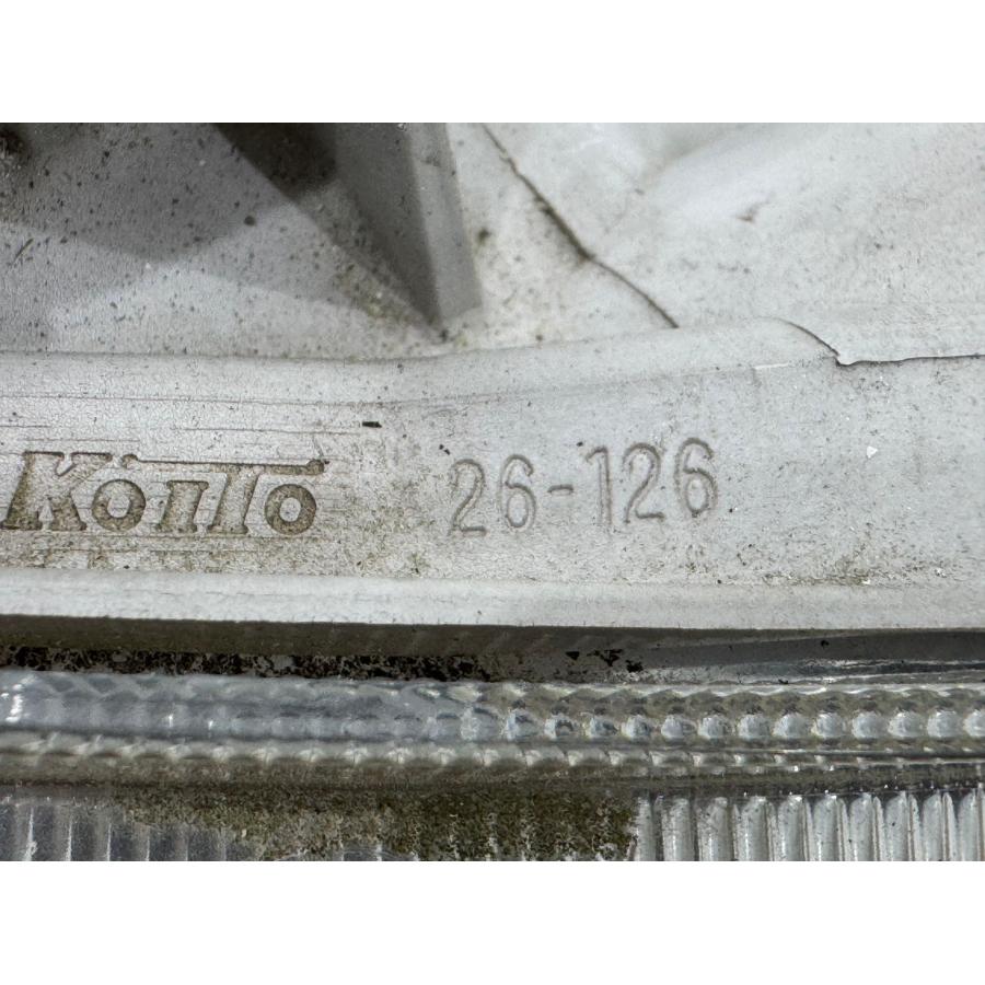 200系 ハイエース 3型 純正ハロゲンヘッドライト左右 KOITO 26-126