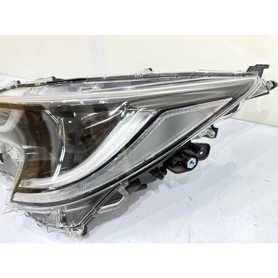 トヨタ カローラ ツーリング 左右LEDヘッドライト 美品 磨き済み カローラツーリング NRE210 純正 LED ヘッド