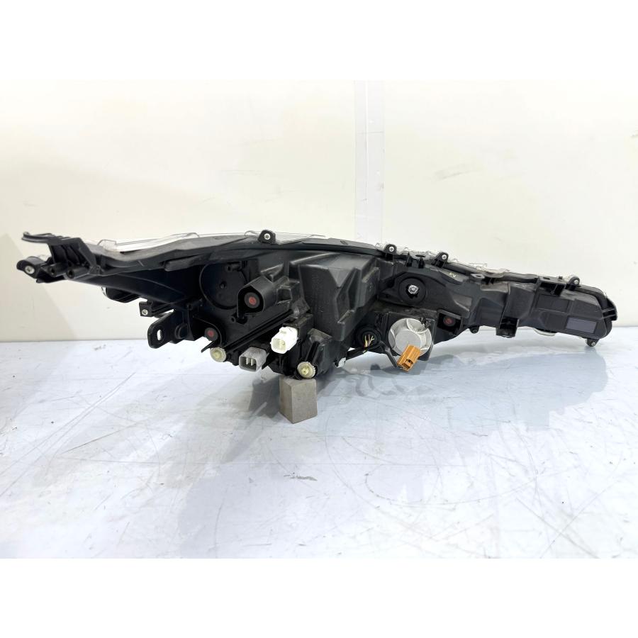 美品・破損無】カローラツーリング ZWE212/NRE210 純正LEDヘッドライト