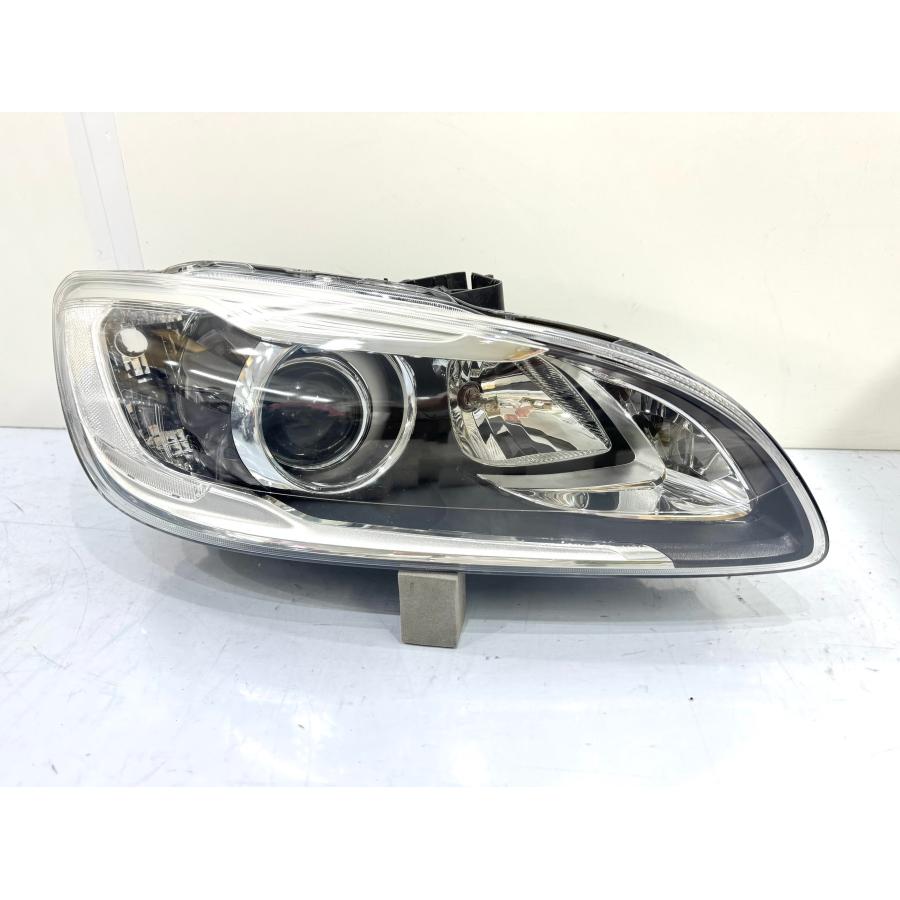 良品】ボルボ V60/S60 FB/FD 純正HIDヘッドライト 右 31420111 （Z21
