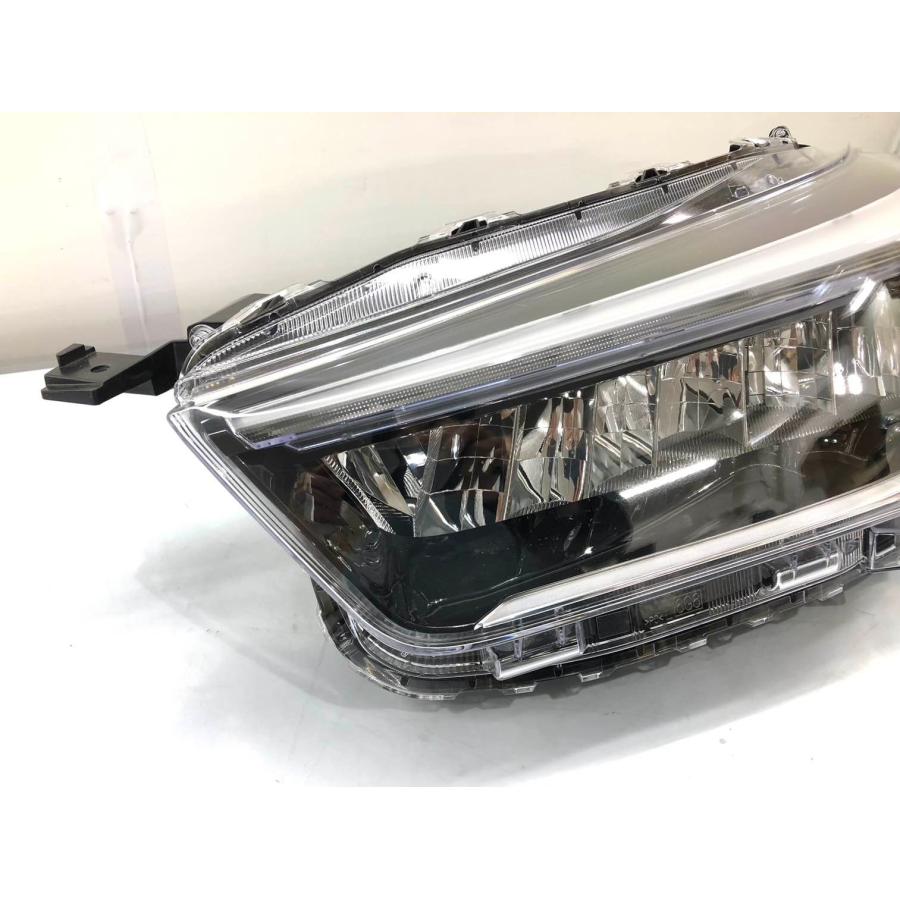 ライズ　LEDヘッドランプ左側 トヨタ ライズ A200A 純正 ヘッドランプ 左 LED ICHIKOH1991 刻印AD1