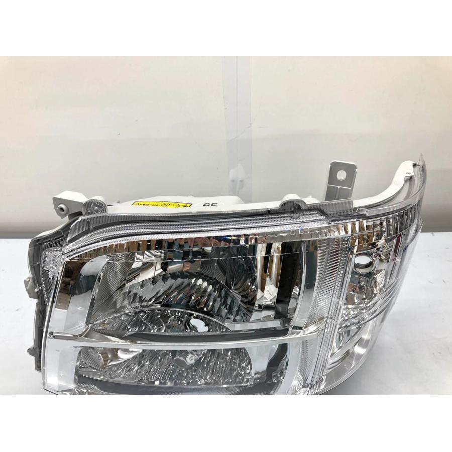 ♪未使用 美品♪ハイエース 200系 3型 純正 ヘッドランプ 左 HID