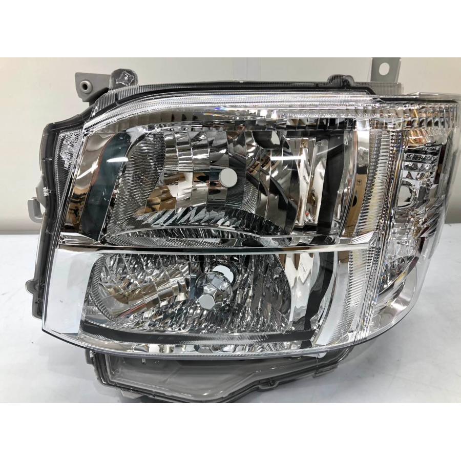 ♪未使用 美品♪ハイエース 200系 3型 純正 ヘッドランプ 左 HID