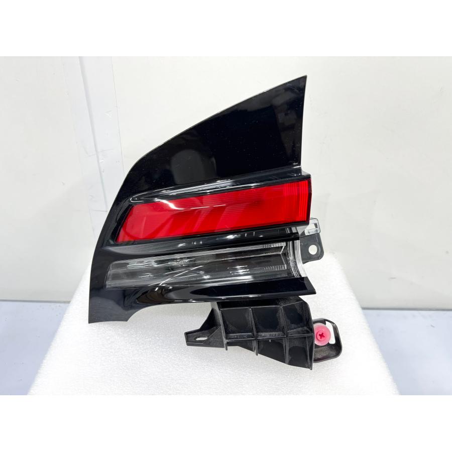 良品】プリウス60 MXWH60 純正テールライト 左 KOITO 47-131/刻印HL